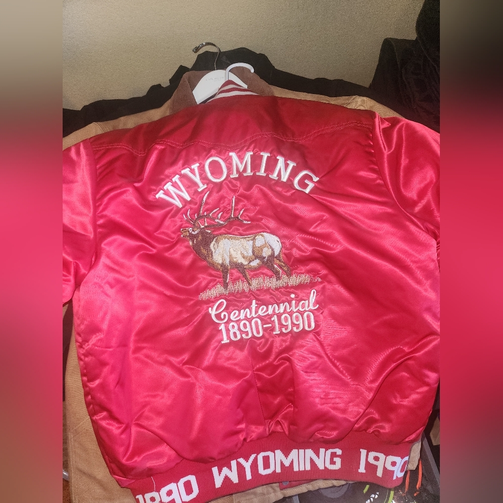 Wyoming Centennial 1890-1990 Red Satin Bomber Jacket in size Large Westark USA